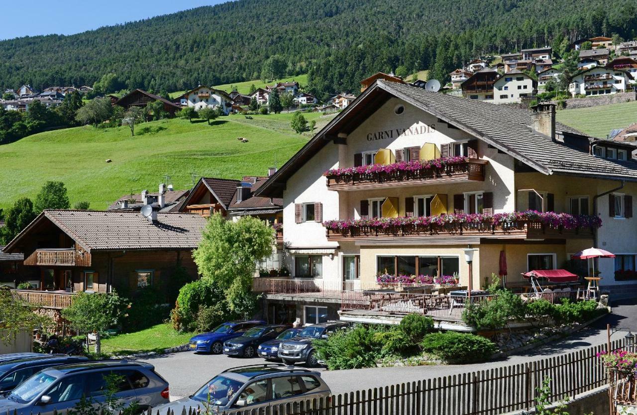 אורטיסיי Hotel Garni Vanadis מראה חיצוני תמונה